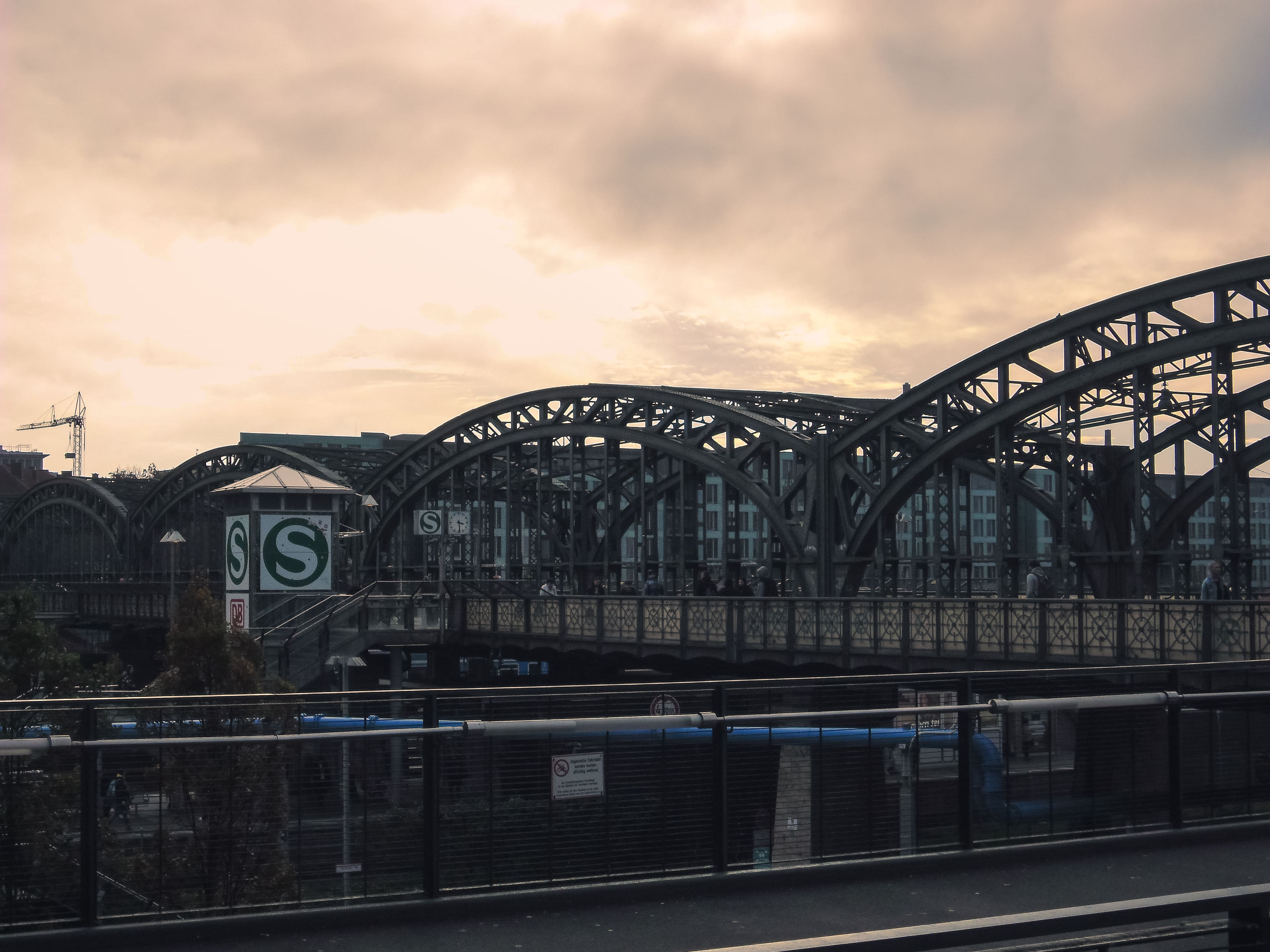 A picture of a bridge in München taken with an old digicam.